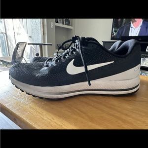 Size 10 - Nike Air Zoom Vomero 13 Black Anthracite